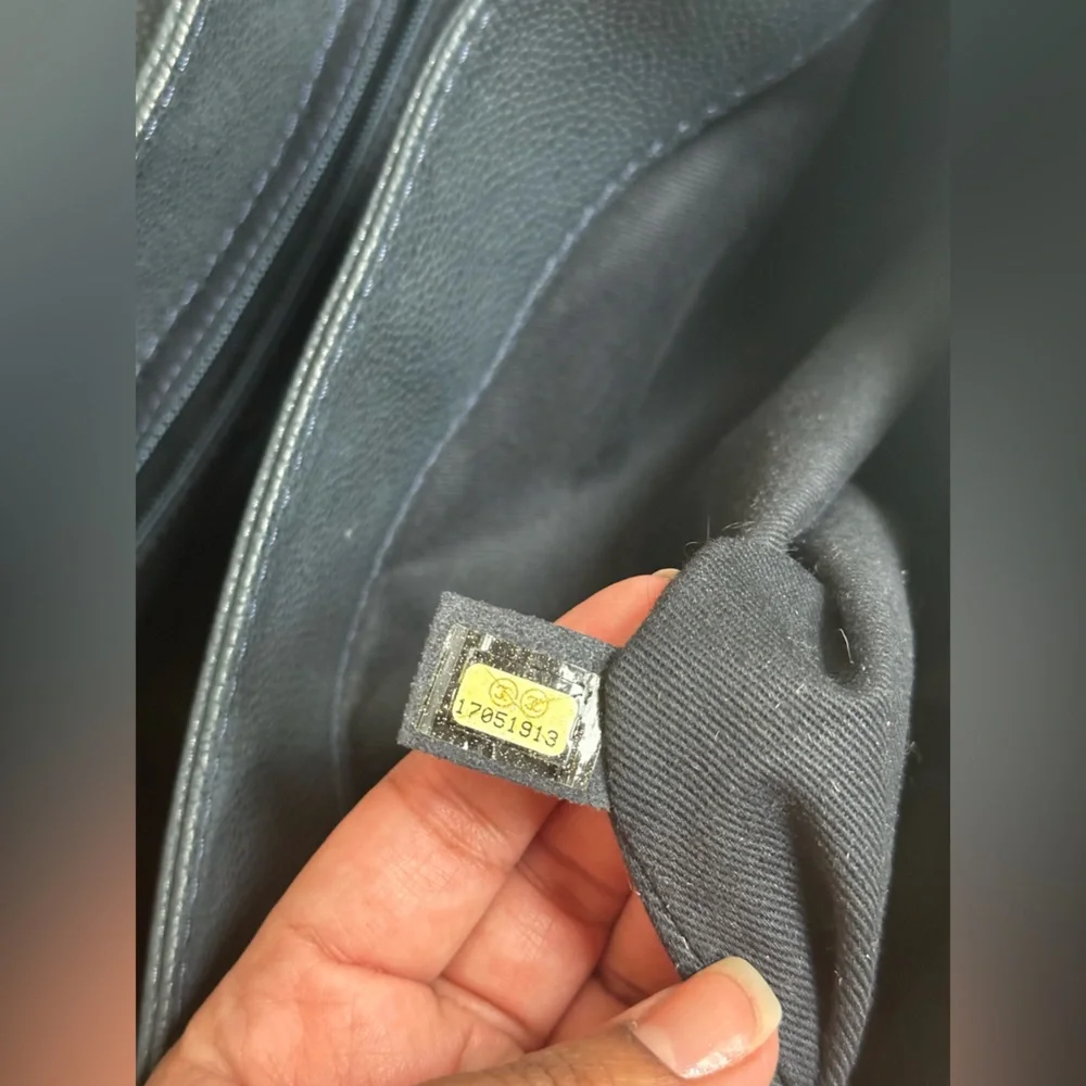 ❌SOLD❌ Chanel Quilted Bag Navy Blue - Picture 16 of 16